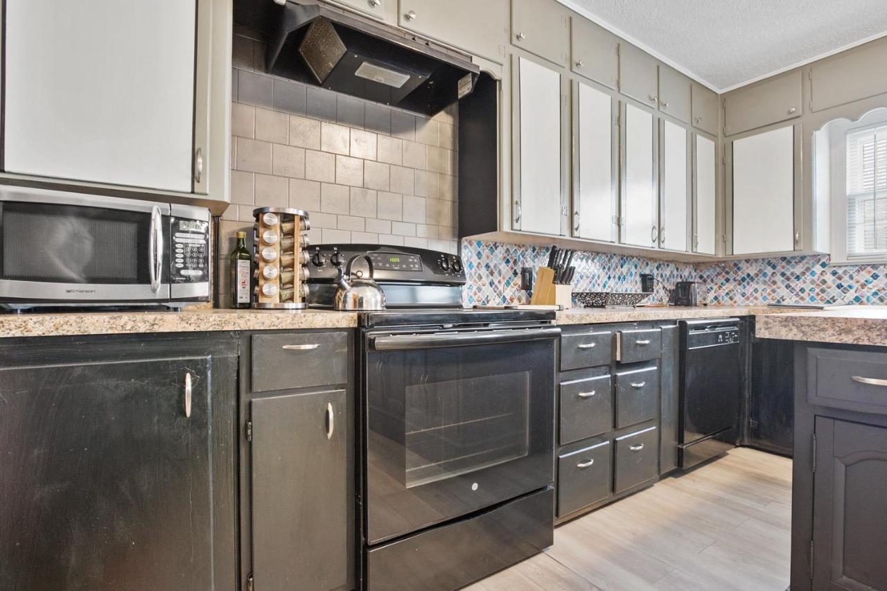 Luxury Oasis- 1 Bedroom Romantic Getaways Lubbock Eksteriør bilde